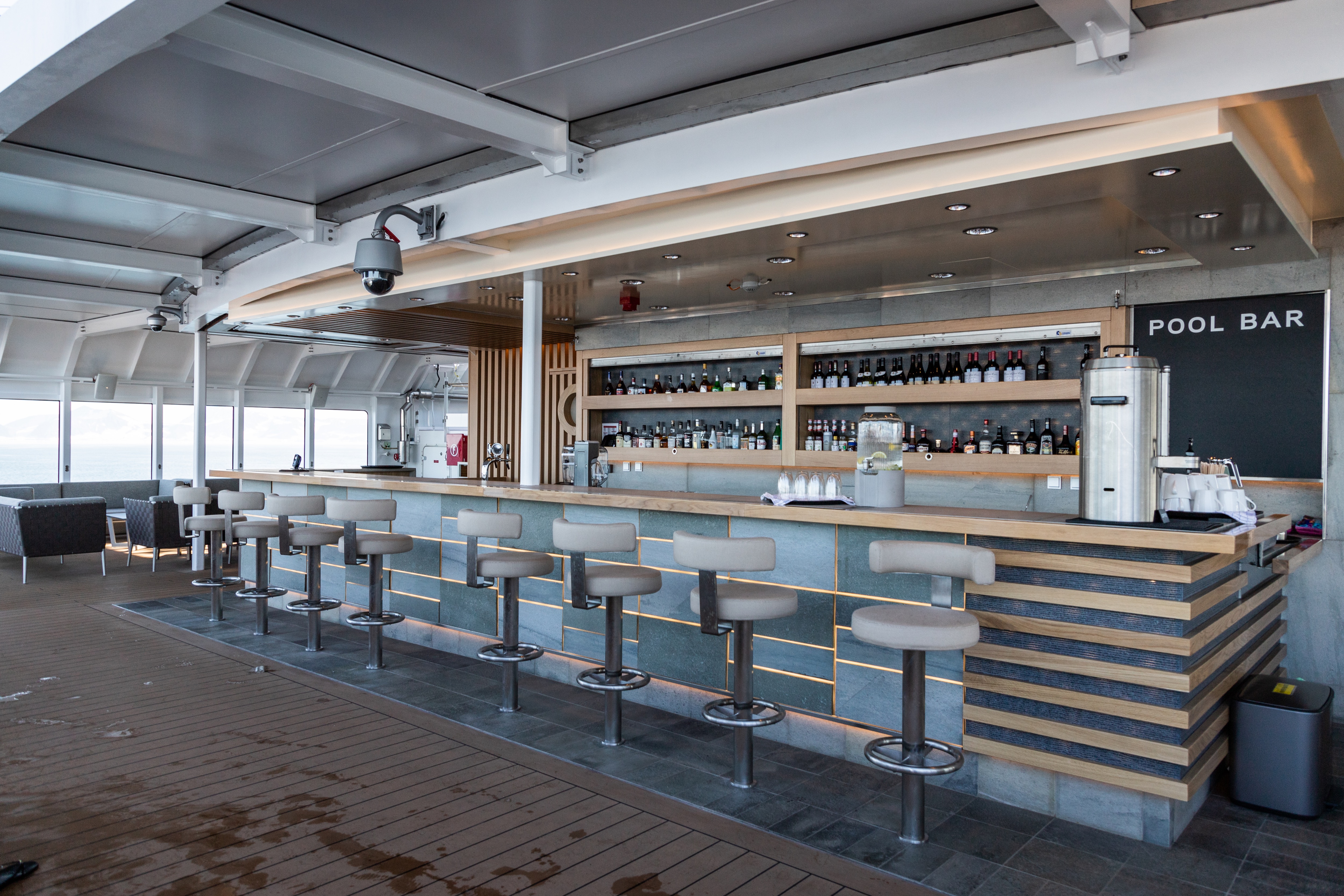 MS Roald Amundsen - Hot Tub & Pool